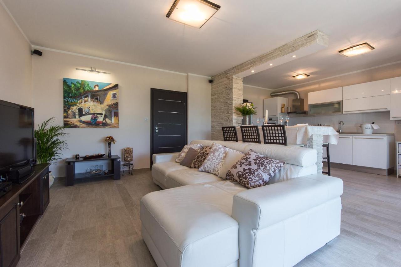 Deluxe Sea View Apartment Mate Balote غييكا المظهر الخارجي الصورة