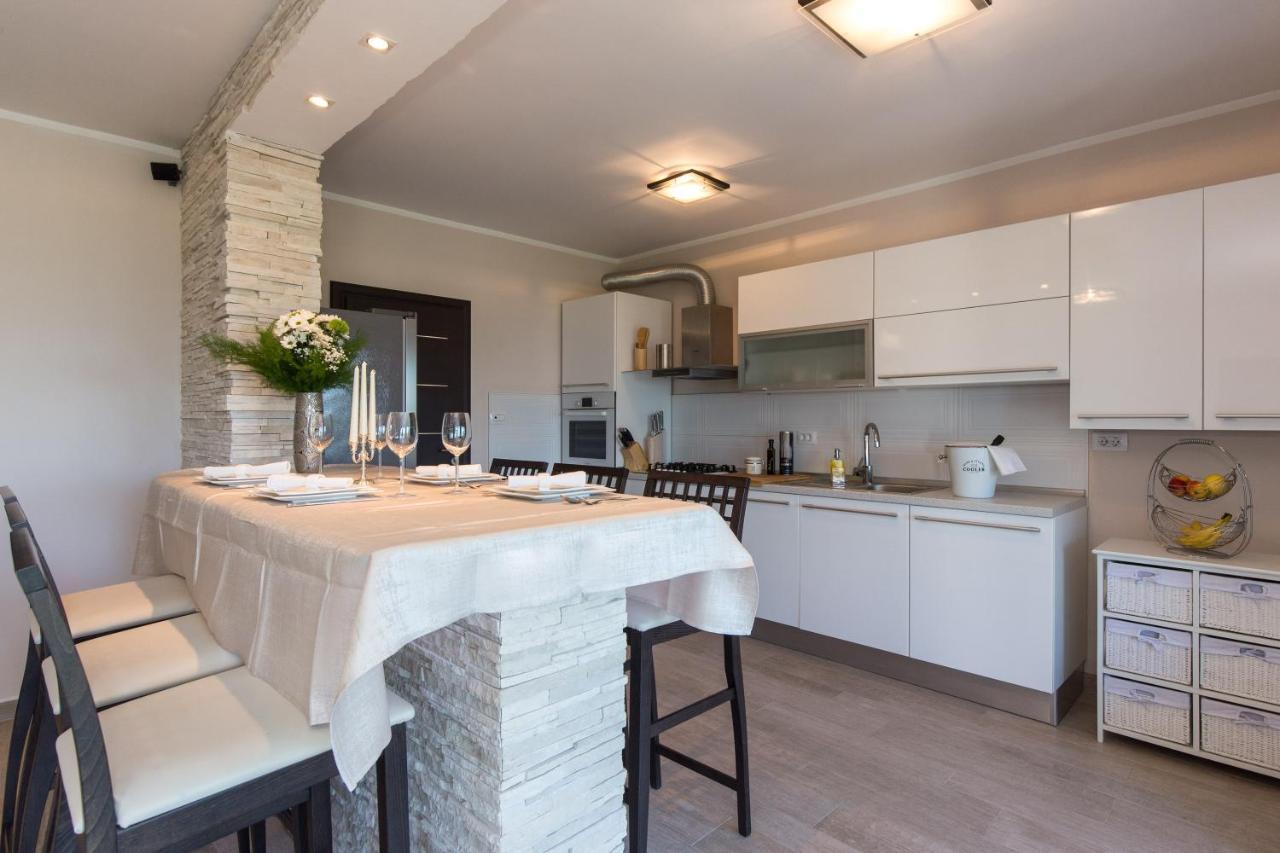 Deluxe Sea View Apartment Mate Balote غييكا المظهر الخارجي الصورة